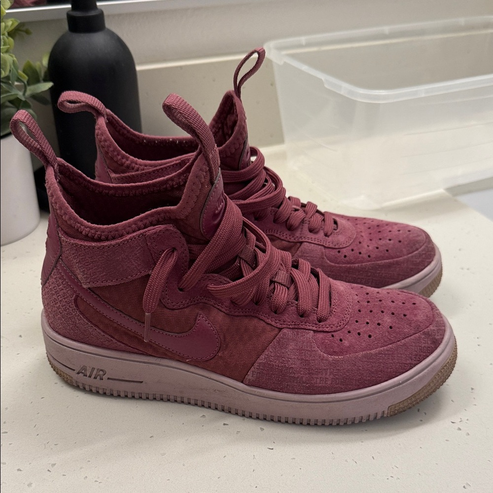 Nike Women's Air Max size 7.5